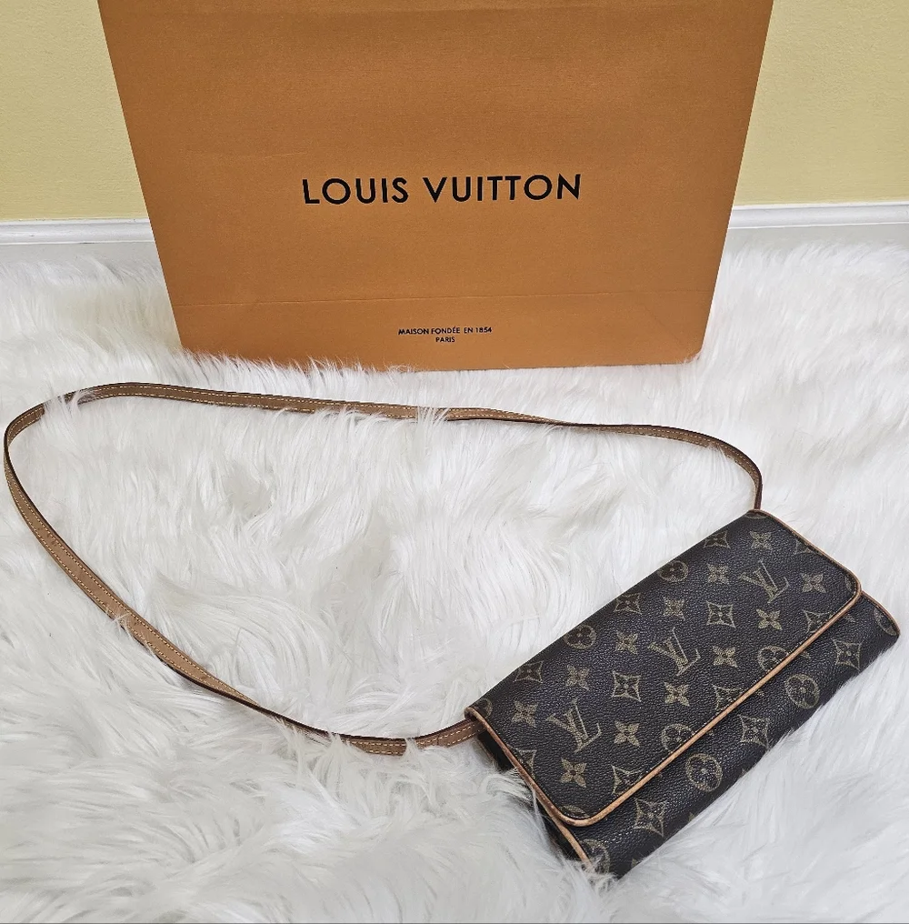 Louis Vuitton LV Shoulder Bag Pochette Twin GM Brown Monogram - Picture 1 of 17